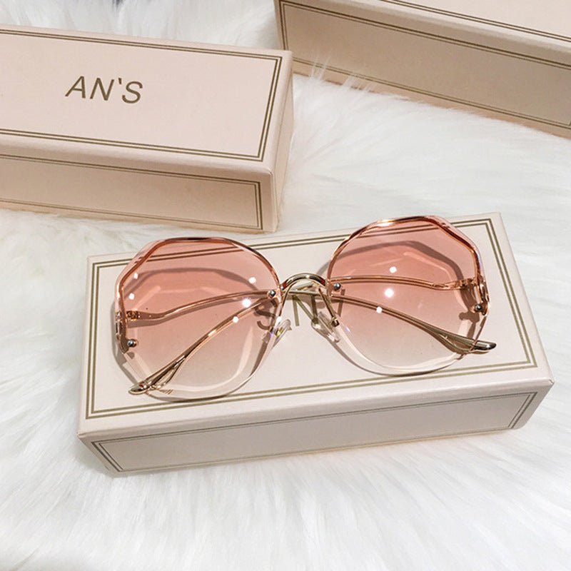Trendy Metal Curve Edge-cut Frameless Sunglasses For Women