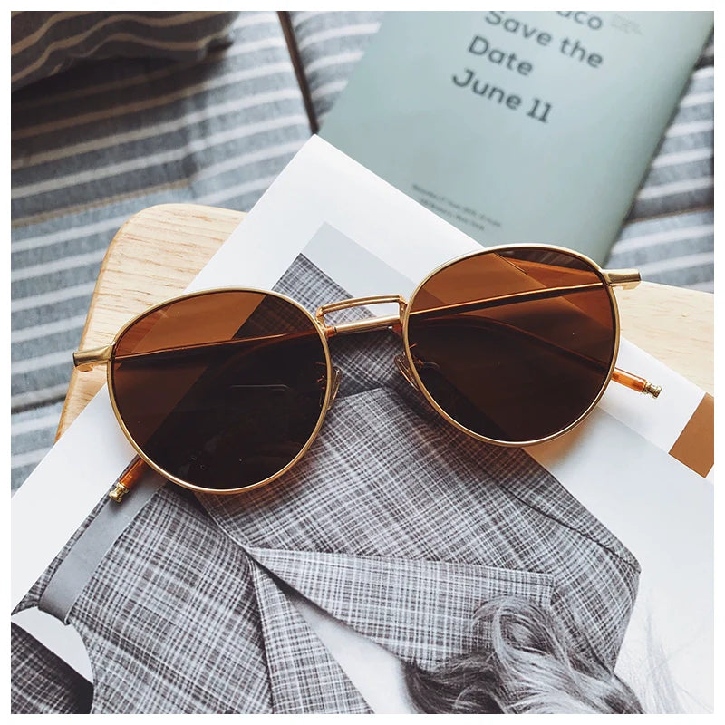Women's summer UV protection polarized lenses sunglass. (ALAUDDIN)