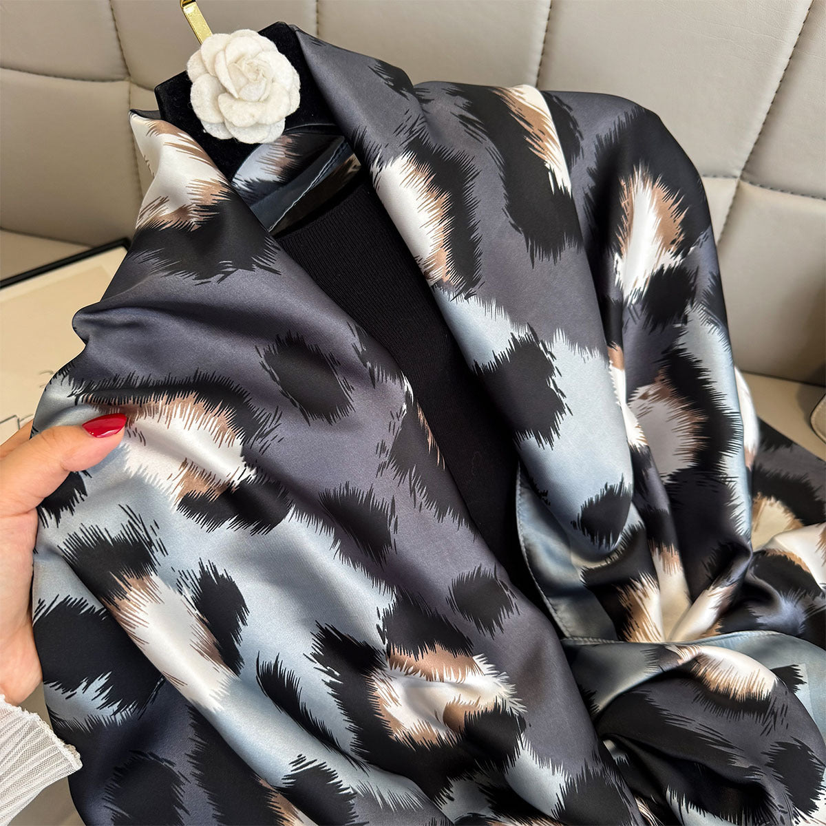 Trendy Luxurious Leopard Pattern Women's Satin Silk Scarf