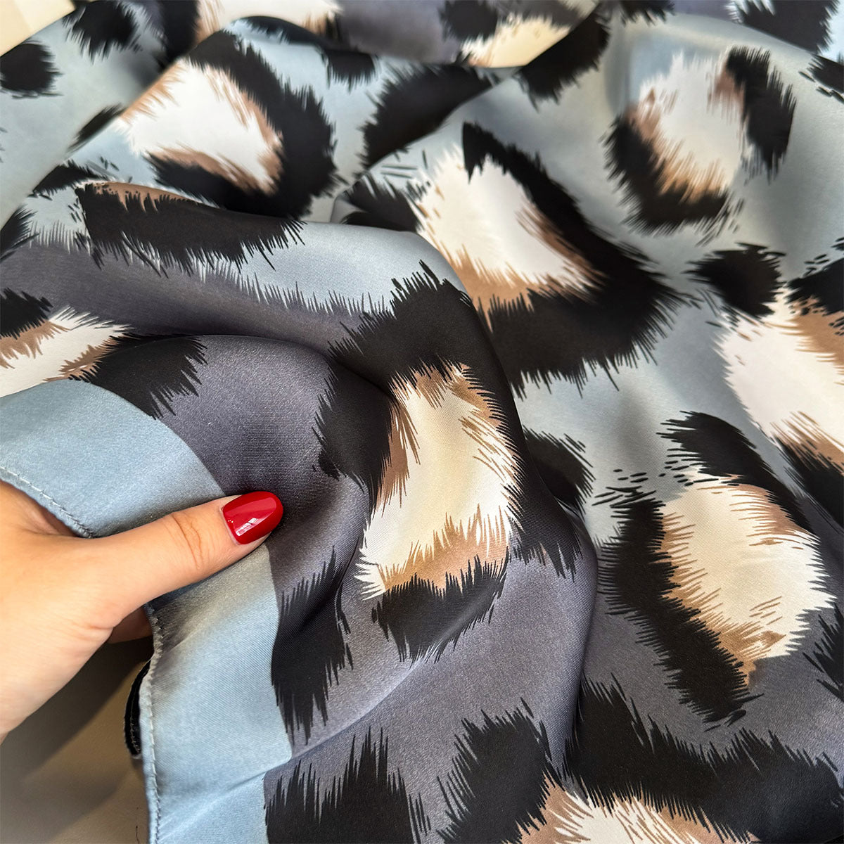 Trendy Luxurious Leopard Pattern Women's Satin Silk Scarf