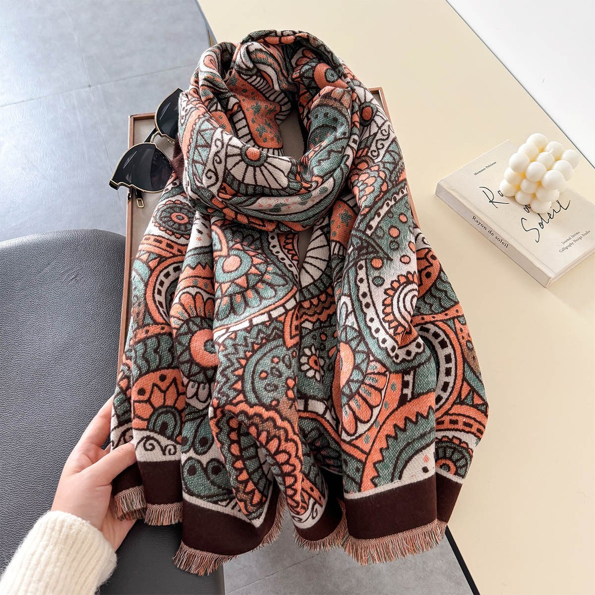 Women's Retro Design Paisley Pattern Premium Winter Shawl Scarves