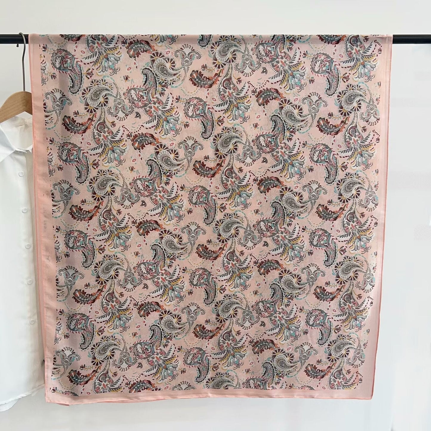 Women's Ethnic Floral Pattern Summer Friendly Satin Silk Scarves