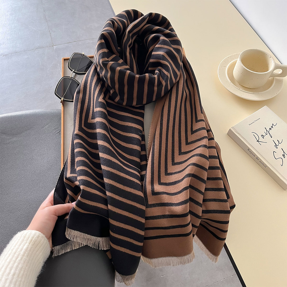 Elegant Double-Sided Concentric Square Patterned Shawl For Winter