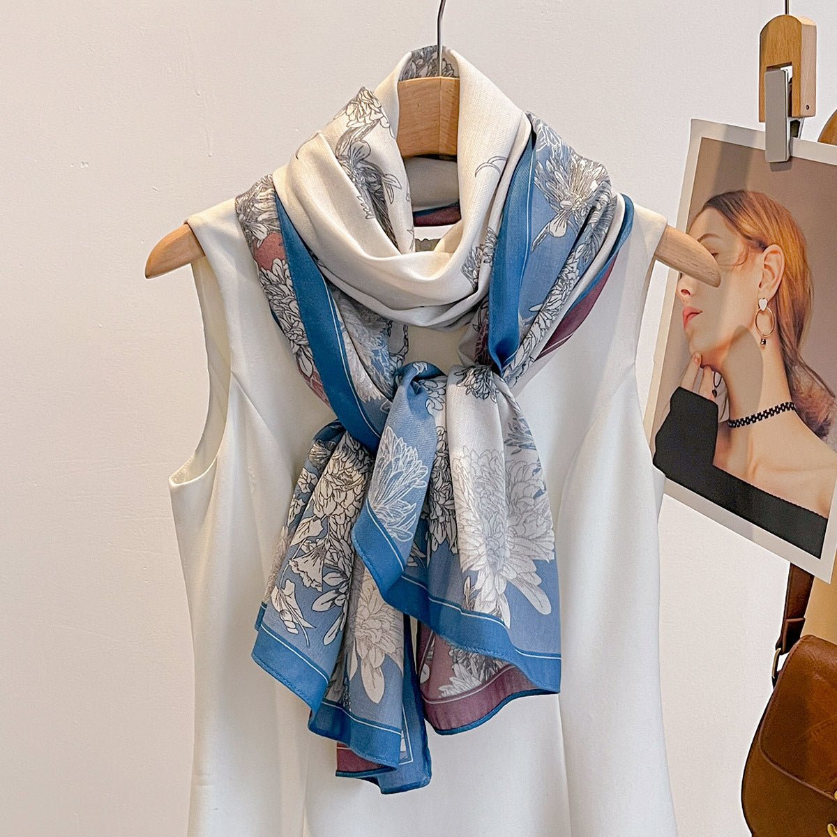 Women's Trendy Double-sided Two-color Floral Printed Viscose Scarf