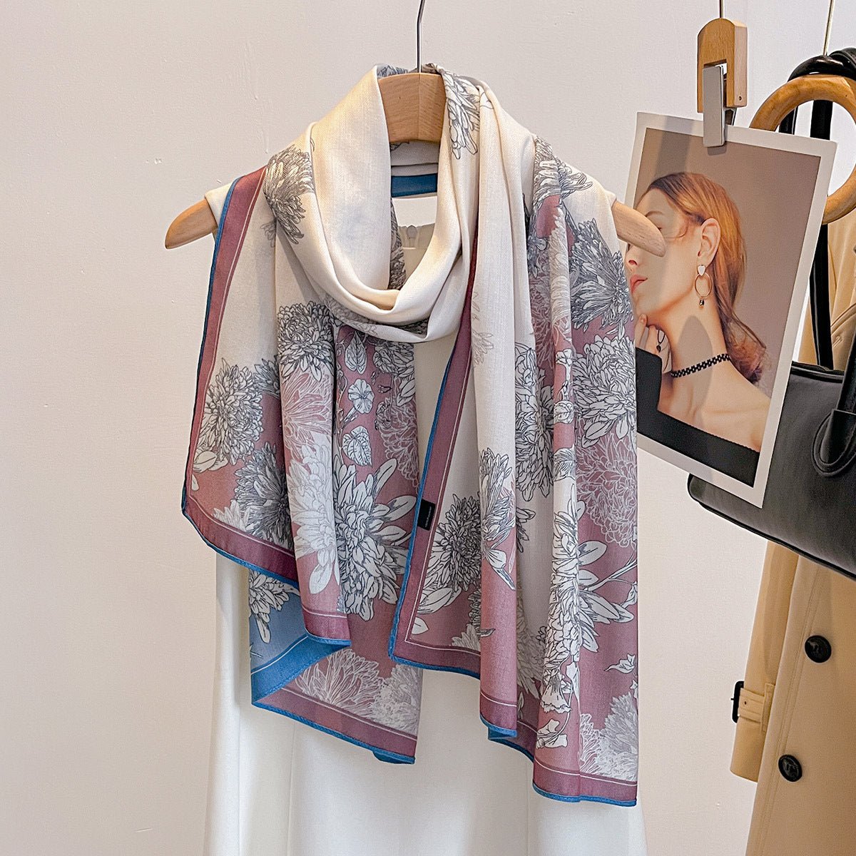 Women's Trendy Double-sided Two-color Floral Printed Viscose Scarf
