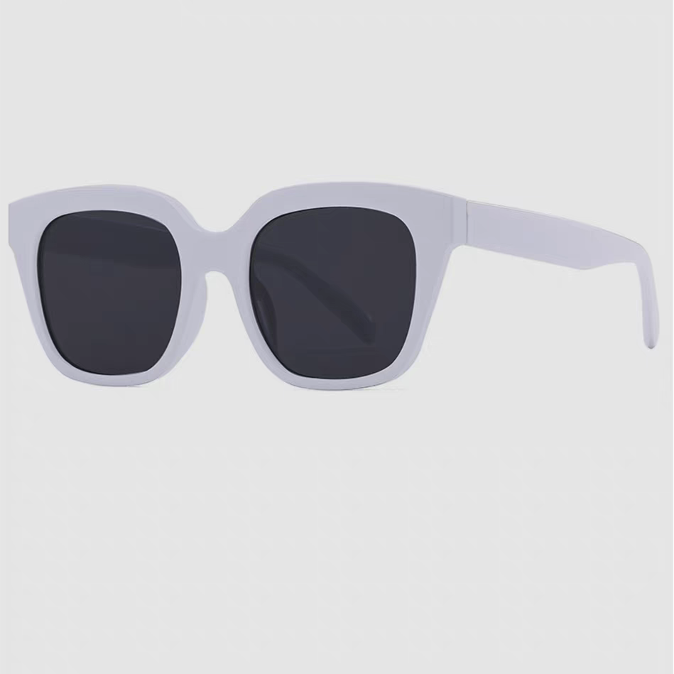 Big Frame glass, Anti-Ultraviolet Premium Sunglass and Shades for women (ALAUDDIN)